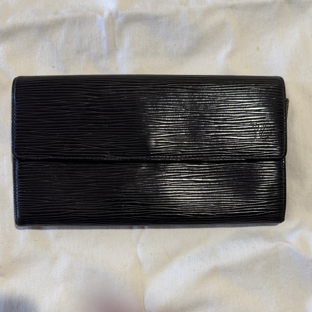 Louis Vuitton Epi Black Textured Wallet - Picture 2 of 10